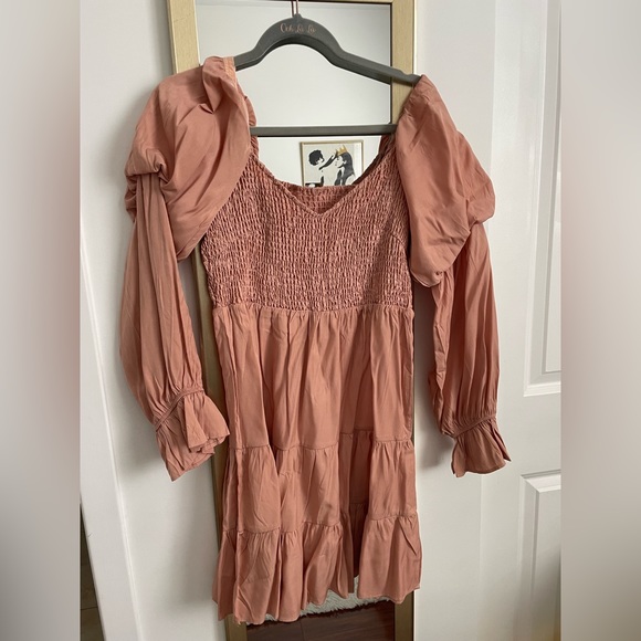 Beautiful Rose on or off shoulder dress - Picture 5 of 5